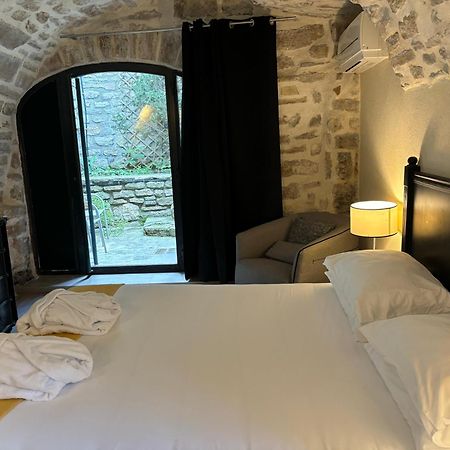 La Maison Des Vendangeurs - Table D'Hotes Le Soir Du Jeudi Au Dimanche- Jacuzzi - Balneo Spa - Acces Piscine Pour Toutes Les Chambres Sauf Studio Coquet- Piscine De Mai A Mi-Octobre Martignargues Eksteriør billede
