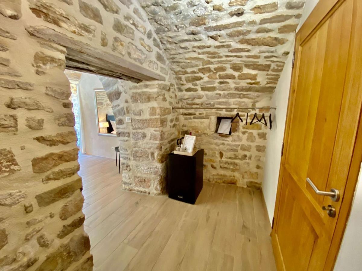 La Maison Des Vendangeurs - Table D'Hotes Le Soir Du Jeudi Au Dimanche- Jacuzzi - Balneo Spa - Acces Piscine Pour Toutes Les Chambres Sauf Studio Coquet- Piscine De Mai A Mi-Octobre Martignargues Eksteriør billede