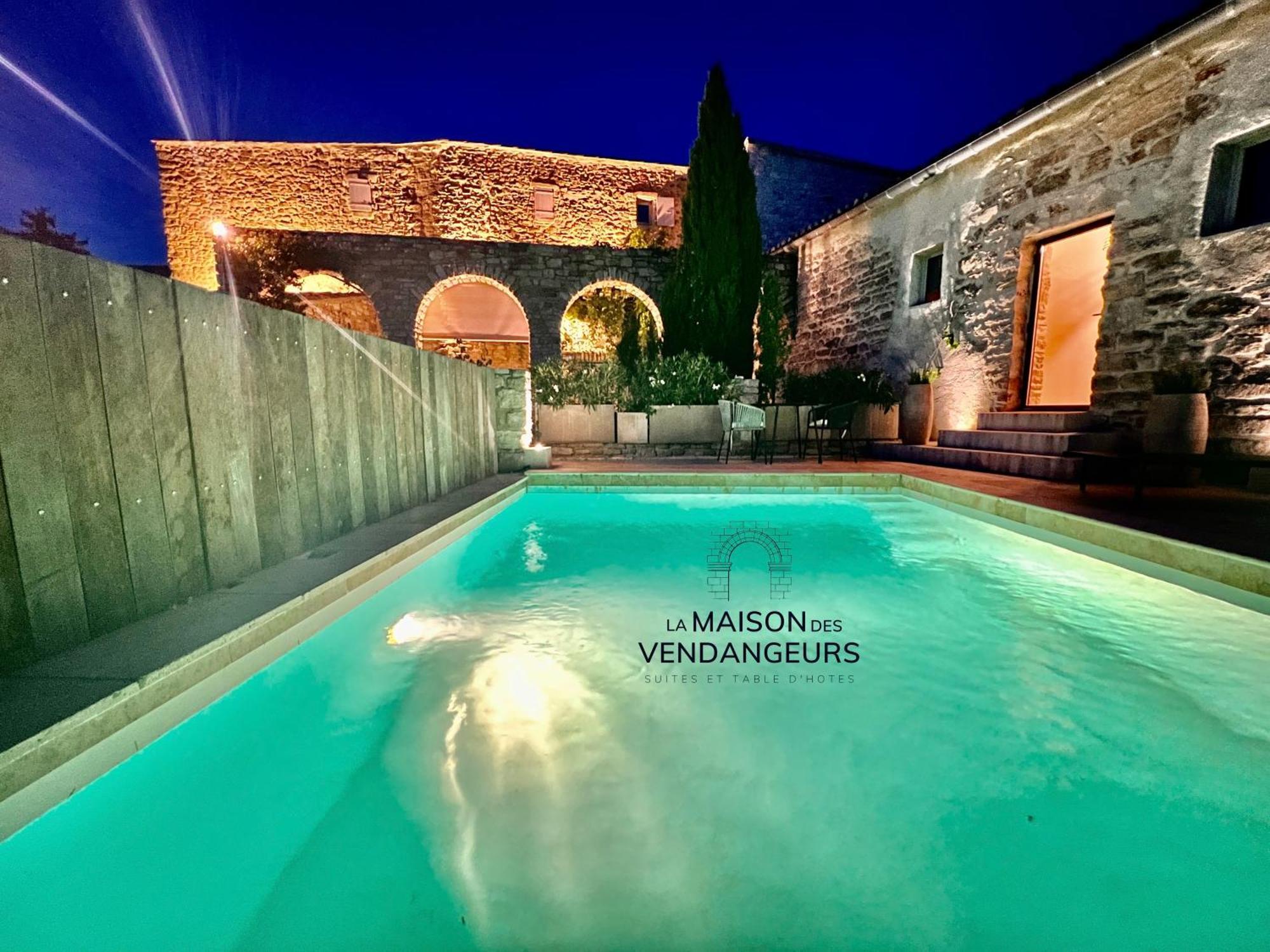 La Maison Des Vendangeurs - Table D'Hotes Le Soir Du Jeudi Au Dimanche- Jacuzzi - Balneo Spa - Acces Piscine Pour Toutes Les Chambres Sauf Studio Coquet- Piscine De Mai A Mi-Octobre Martignargues Eksteriør billede