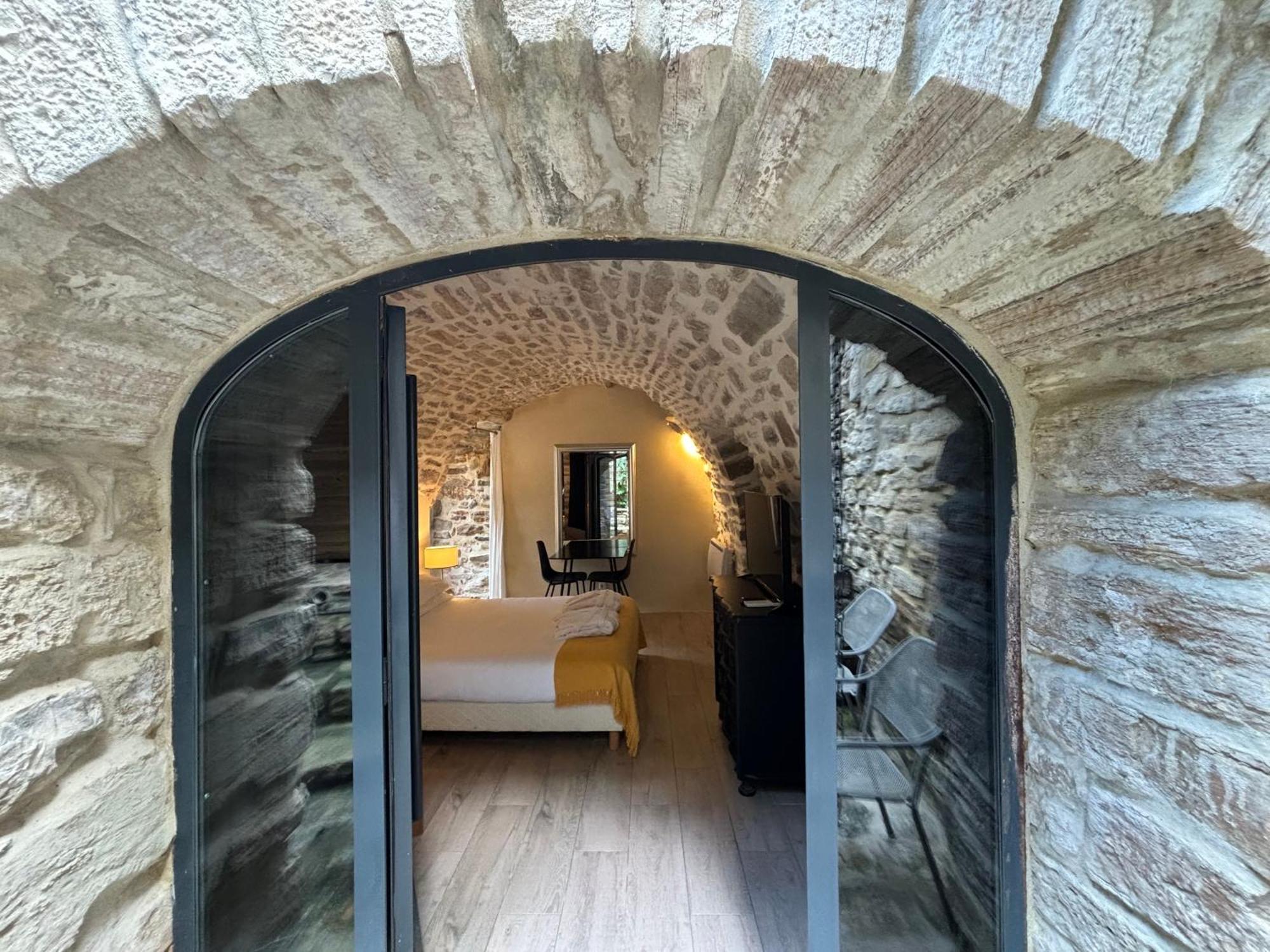 La Maison Des Vendangeurs - Table D'Hotes Le Soir Du Jeudi Au Dimanche- Jacuzzi - Balneo Spa - Acces Piscine Pour Toutes Les Chambres Sauf Studio Coquet- Piscine De Mai A Mi-Octobre Martignargues Eksteriør billede